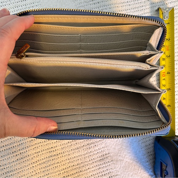 Fossil wallet Blue Cowhide Leather Zip Around Wristlet Gold Moon Phases RFID - Picture 5 of 16